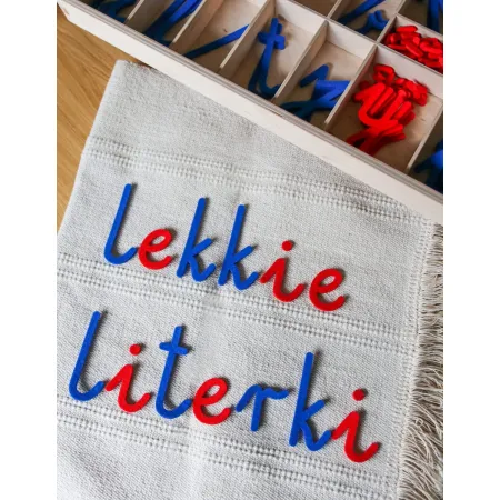 Zestaw: ruchomy alfabet  z filcu + pudełko + mata + karty edu. + litery duże z filcu